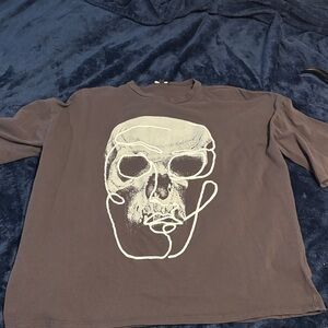Fashion nova short sleeve gray skull tee MED EUC
